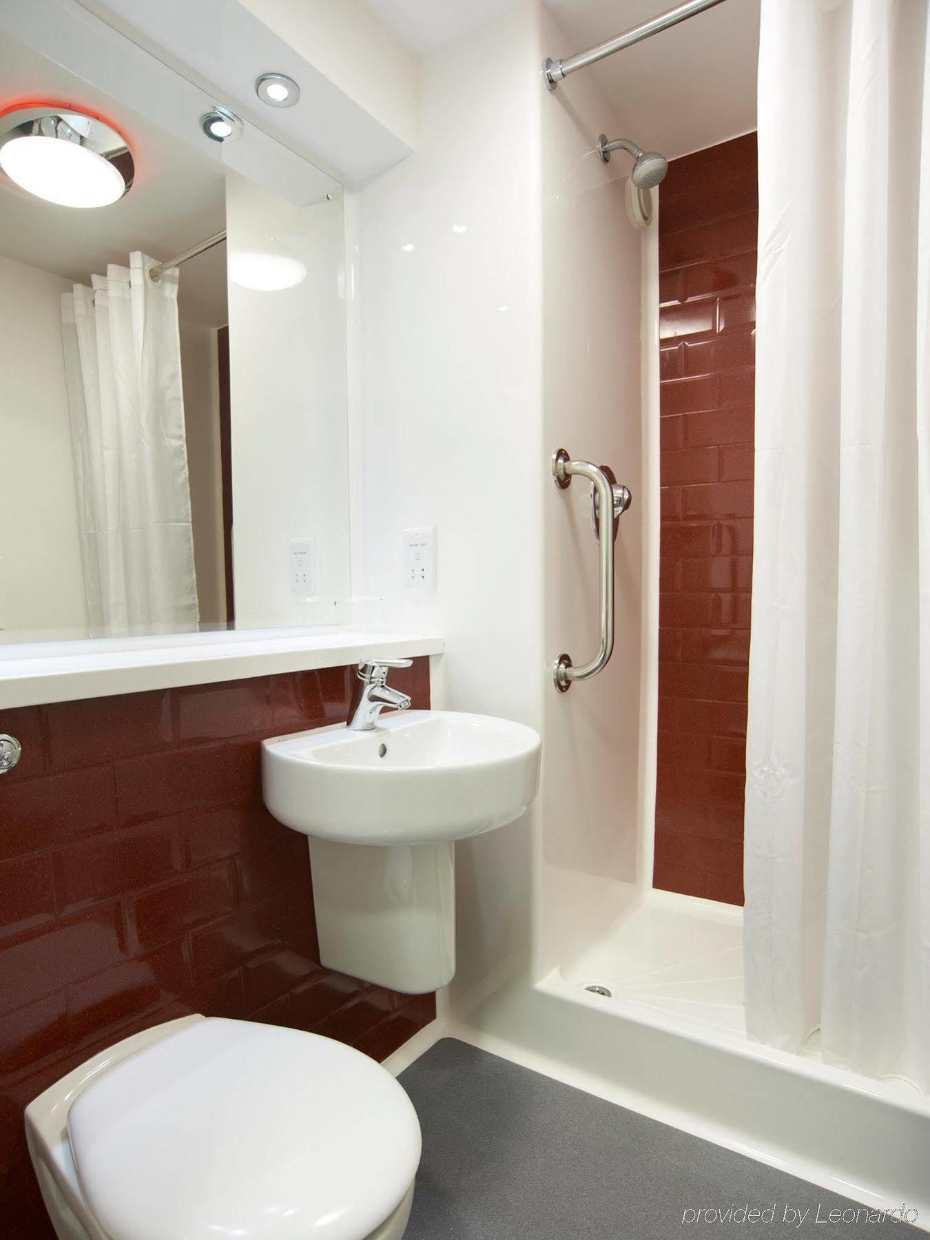 Travelodge London Greenwich Exterior photo